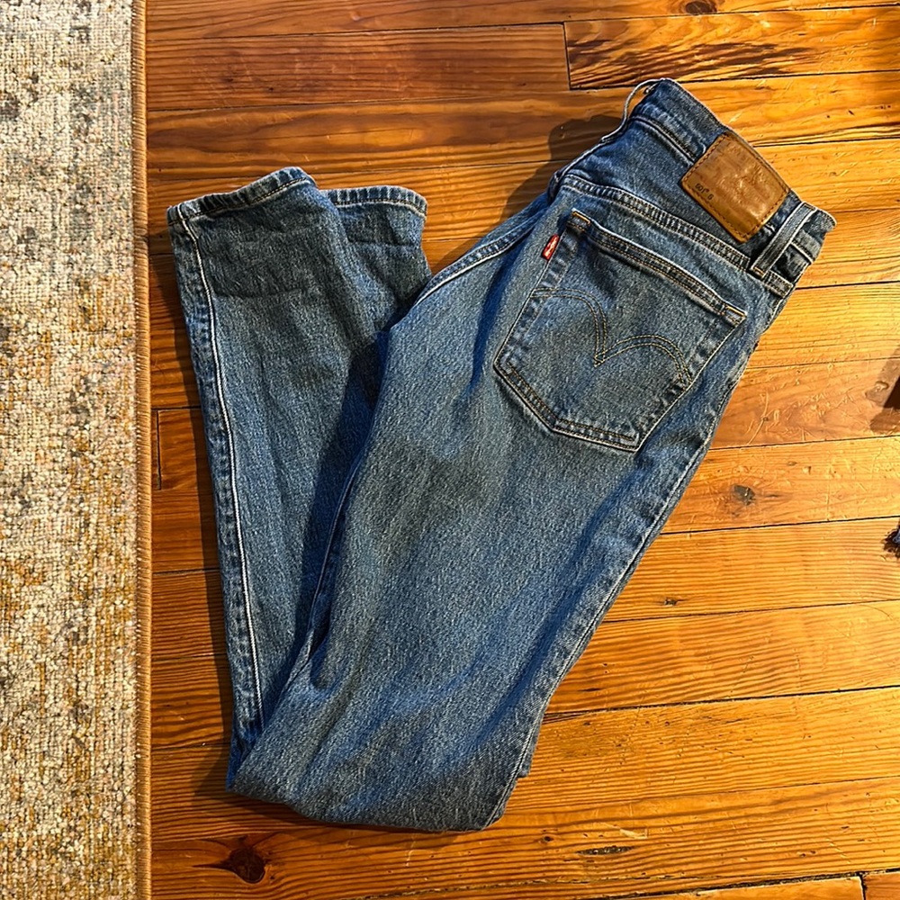 Levi jeans size 24